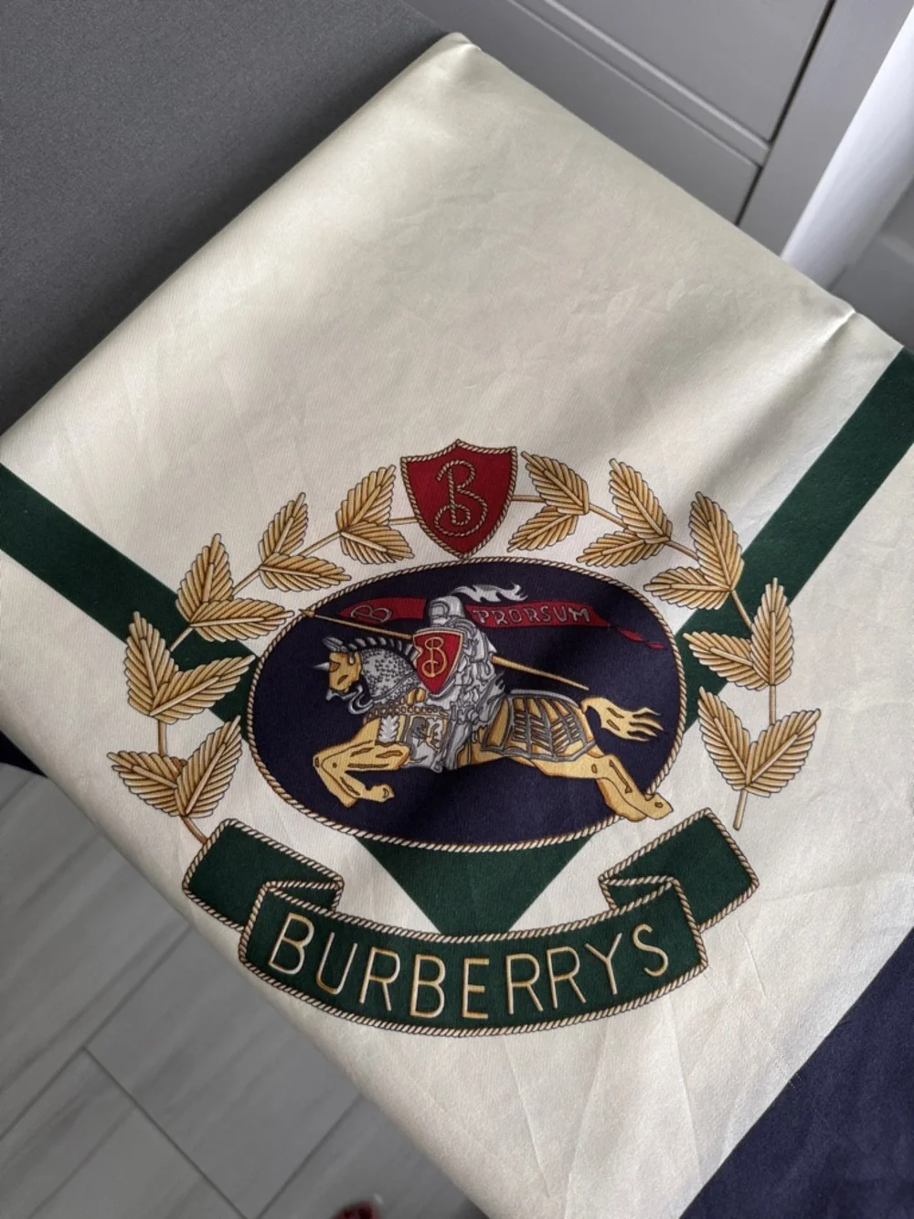 Burberrys Vintage Crest Logo Silk Scarf in Ivory, Navy & Green
